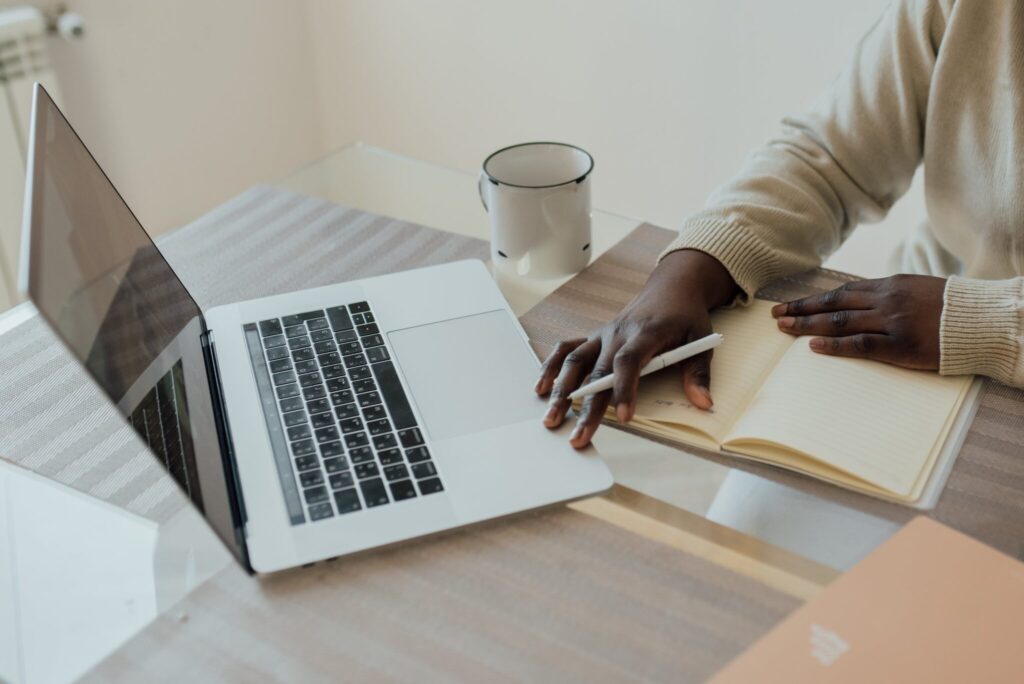 Mengapa Website Jurnal Internasional Gratis Penting untuk Akademisi